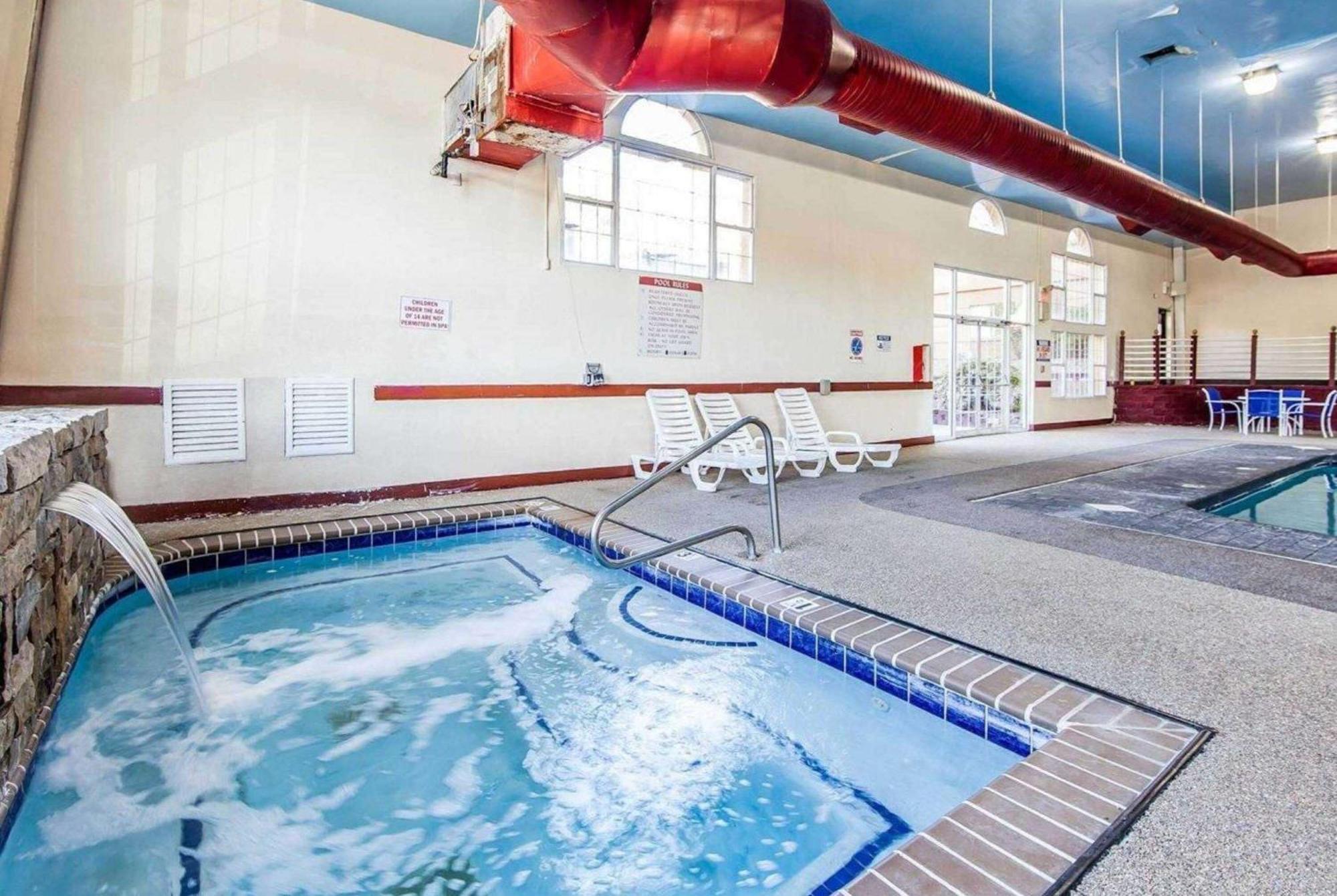 Quality Inn Marietta Ohio Esterno foto